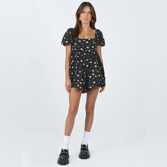 Princess Polly Lorna Floral Romper Playsuit NWT! - Picture 2 of 5